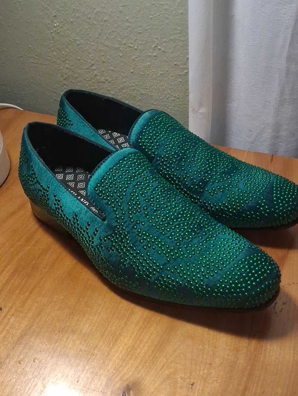 LA Milano Men's Green Embellished Slip-On Dress Shoes Size 8